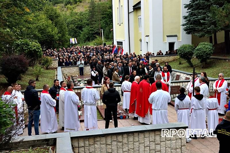 Foto: Obilježena 31. obljetnica stradanja Hrvata na Uzdolu