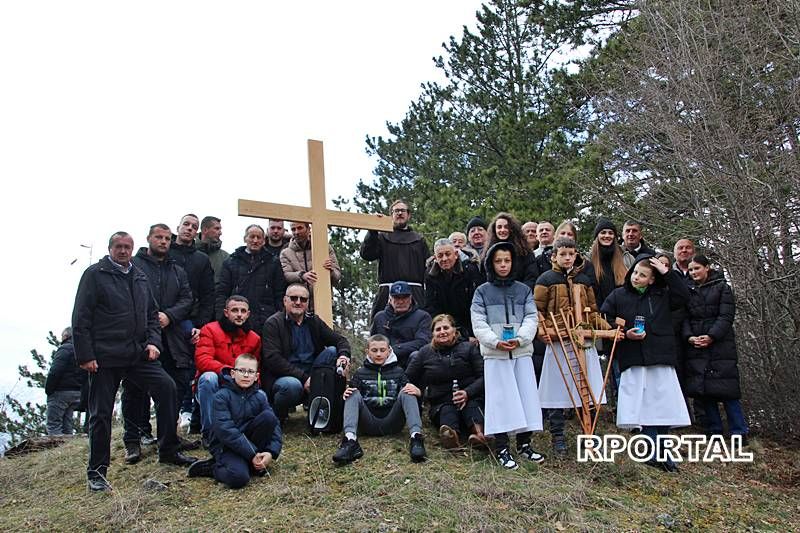 Foto: Ramski put križa na brdu Gračac