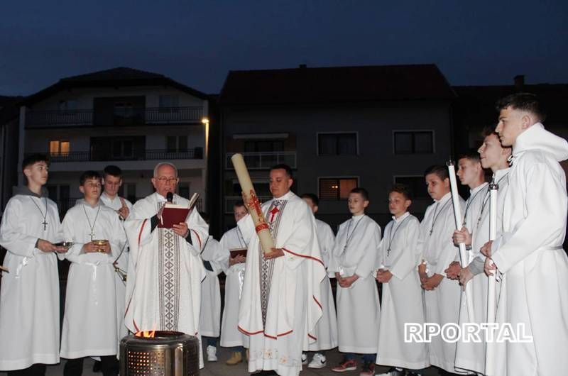 Foto: Vazmeno bdjenje u župi Prozor
