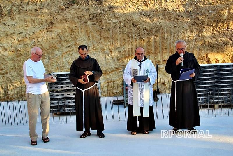 Foto: Blagoslov temelja Knjižnice i Galerije Franjevačkog samostana Rama-Šćit