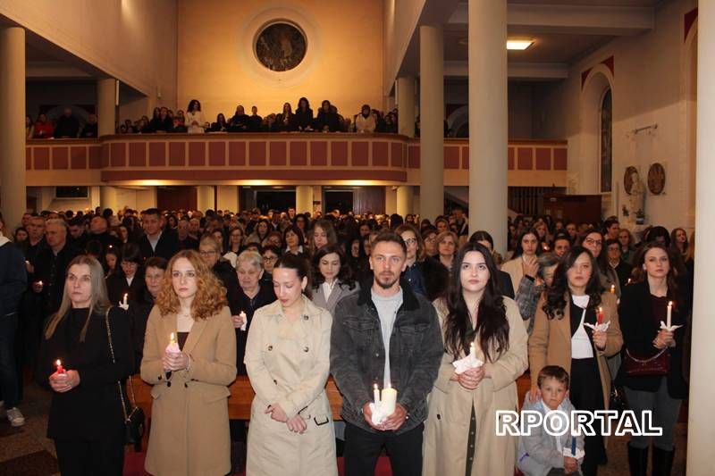 Foto: Vazmeno bdijenje u župi Prozor