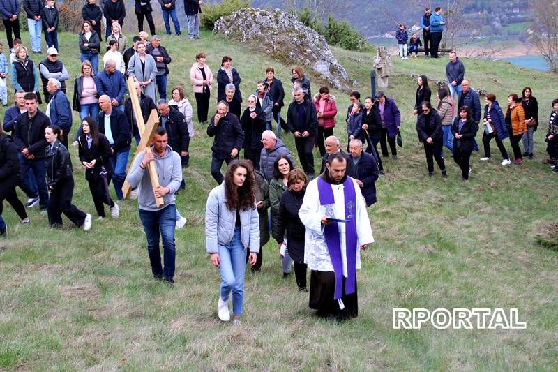 Foto: Ramski put križa na brdo Gračac