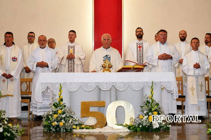 Foto: Zlatna misa mons. Marka Tomića u župi Prozor