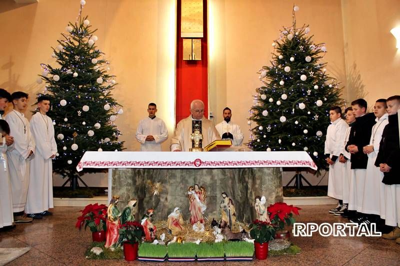 Foto: Polnoćka u župi Prozor