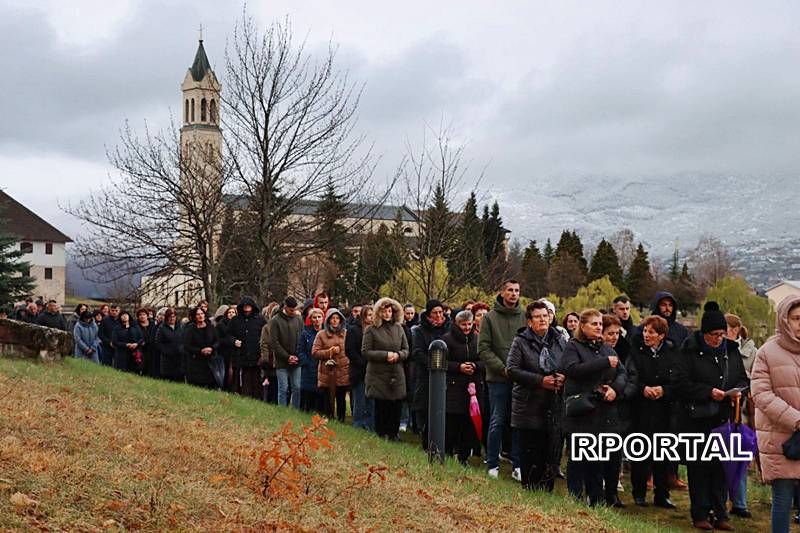 Foto: Put križa kroz Fratarski gaj